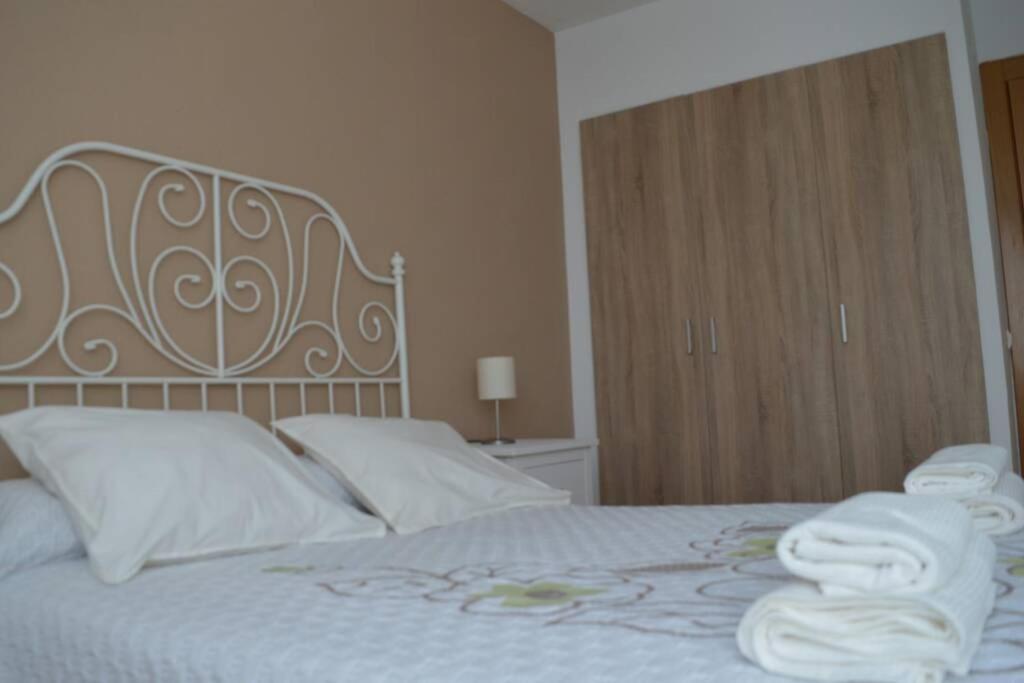 Turistico Faro De Luno Apartment